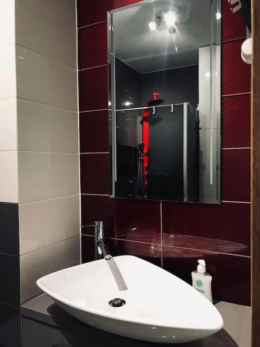 Nowoczesny Apartament Na Pradze Warszawa Zewnętrze zdjęcie